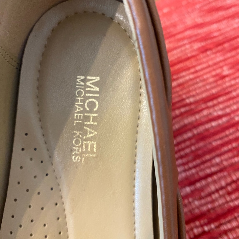 Michael Kors
Women's Sutton Moccasin Flat Loafers - Picture 4 of 11